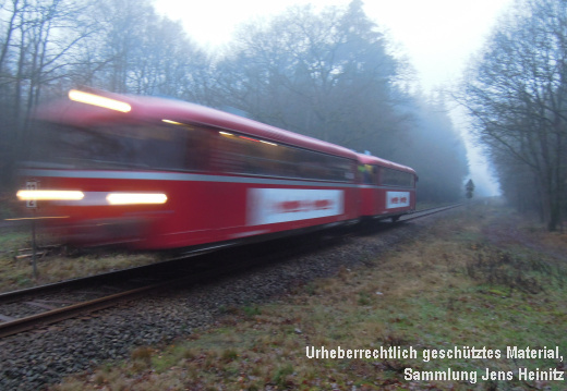 EBOE Bü Heeder Tannen VT3.09 VT3.08 in Nebel und Dämmerung 01-Dez-2019 J Heinitz